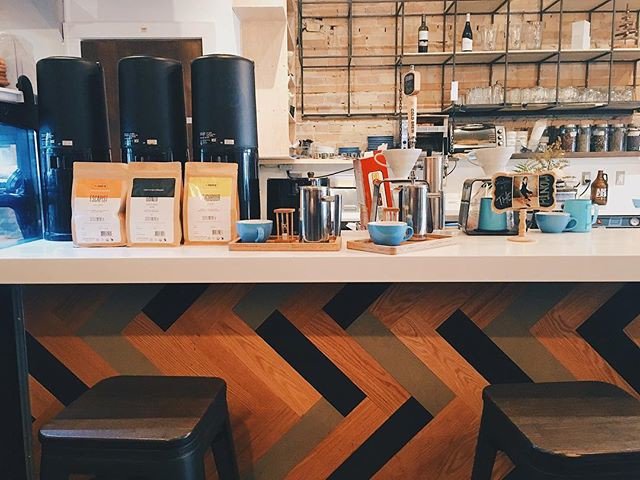 growxnq's tweet photo. coffee shops are some of my favorite places to be ✨
.
.
.
.
#coffee #settlementco #waterloo #warm #vsco #instalove #instahome #coffeelov... https://t.co/MqmRmfOcJf
