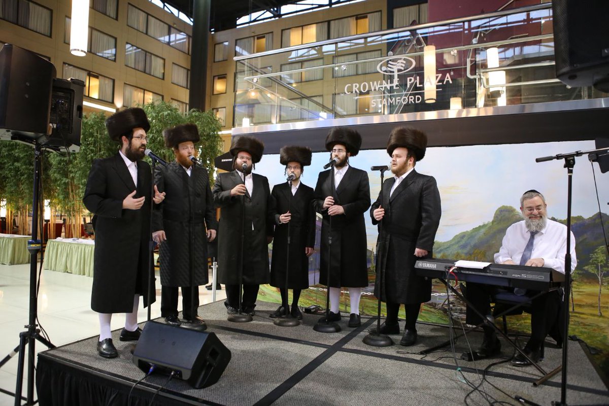 ZimraChoir's tweet photo. And this went down#SabbesInspire9 #CrownPlazaHotel #StamfordCT https://t.co/5vzHisbkZ8
