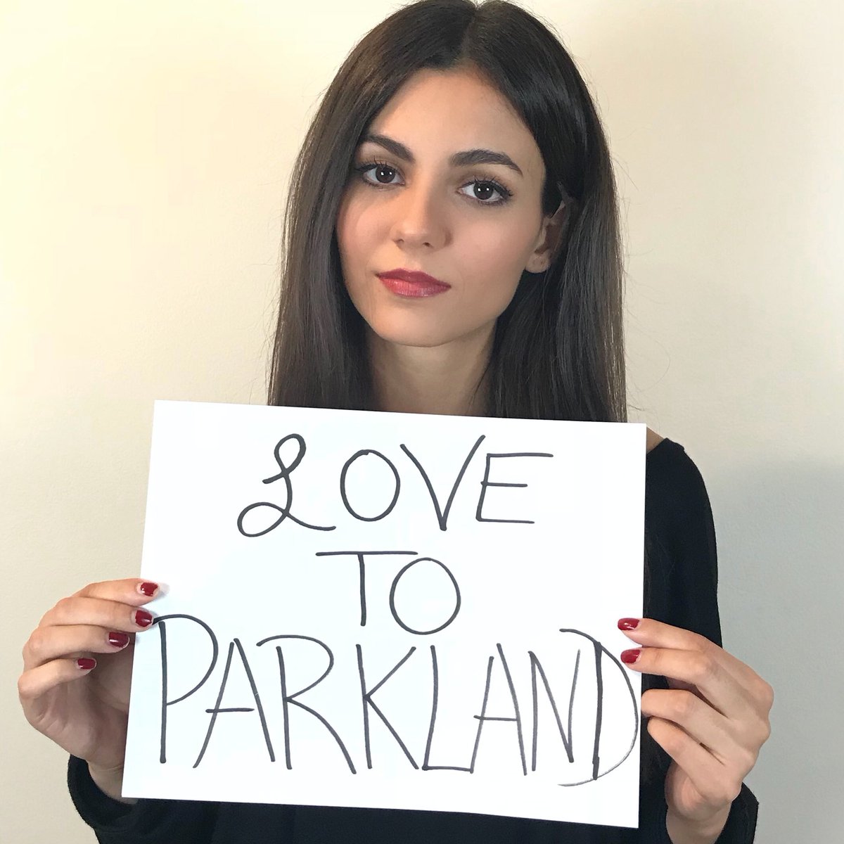 VictoriaJustice's tweet photo. My heart is still hurting for everyone in Parkland, FL. I grew up in South Florida &amp; this has hit me hard. If you can make a donation to the community, here’s the link: https://t.co/00lZcv47TR They need all the support they can get. 🙏🏼
#LoveToParkland #MSDstrong #ParklandStrong https://t.co/lvwIBC6XIM