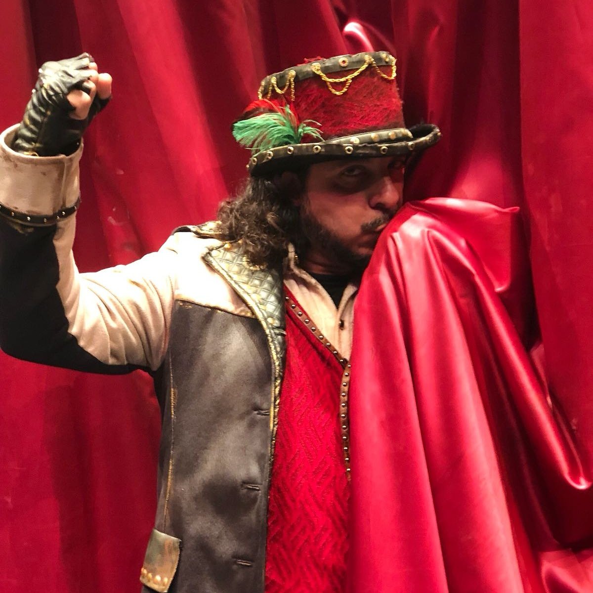 Javi_Bohorquez's tweet photo. Se cierra el telón del carnaval 2018 y van 29 carnavales disfrutando y enamorado de esta fiesta .  
Un beso castillito y hasta pronto . 😍😍 https://t.co/DHoNgBm5lb