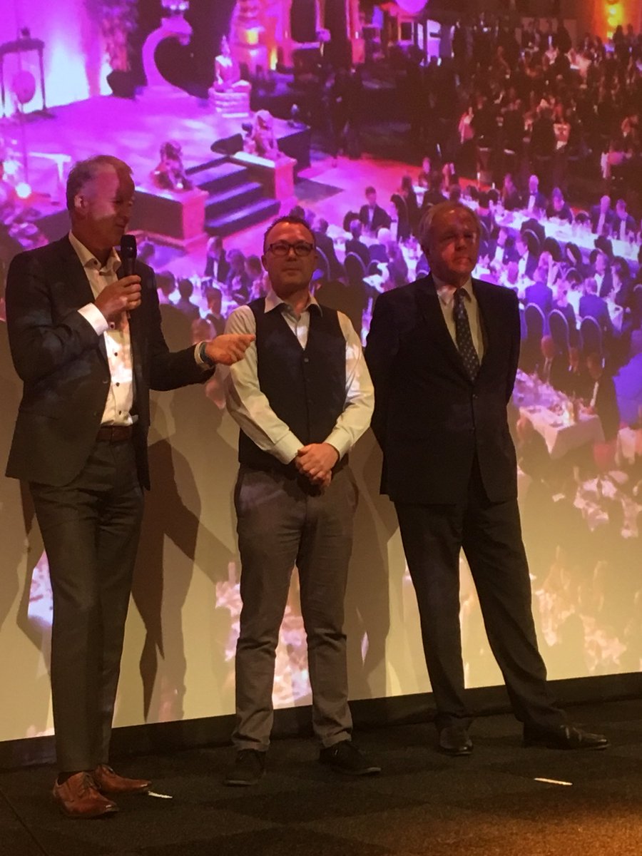 TheoRietkerk's tweet photo. Sportmeeting Zwolle in @LandstedeSport met lanceren nieuwe formule van het gala door #NicoRienks en burgemeester @Gemeente_Zwolle en @mkbregiozwolle met het ondernemersteam en @EdwinPeterman https://t.co/6MNfoaNAi2