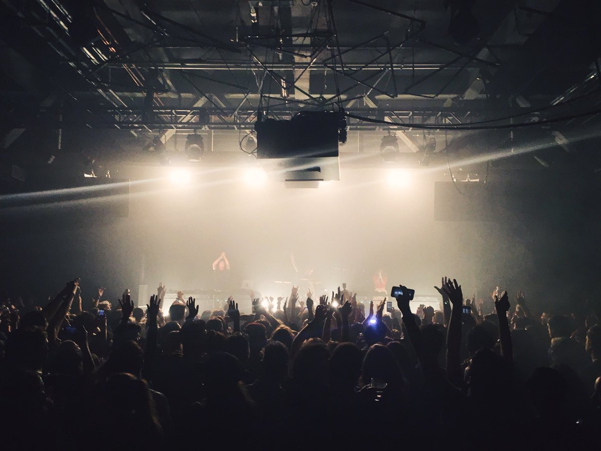 HVOB_official's tweet photo. new york, sold out #silktour https://t.co/h8lkUuUPmZ