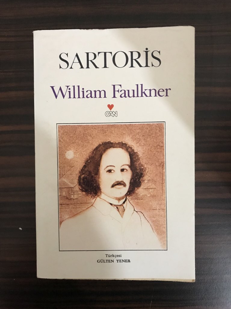 Amerikalı yazar William Faulkner tarafından 1929’da kaleme alınan Sartoris, Amerikan iç savaşının sosyal devrimi takiben Missisipi aristokrasisini ele alır. Kendi alanının önemli örneklerinden biri olan bu kitabı şu an Türkiye’de çok az yerde bulabilirsiniz. #kitap #tbkitap