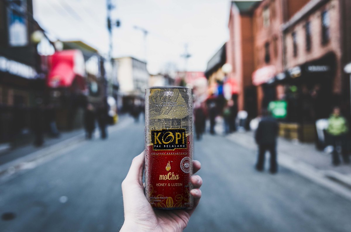 Coba cara baru menikmati Kopi Pak Belalang. Sebarkan keenakannya Mocha, Honey &amp; Lutein.
#ReadytoDrink #KopiPakBelalang