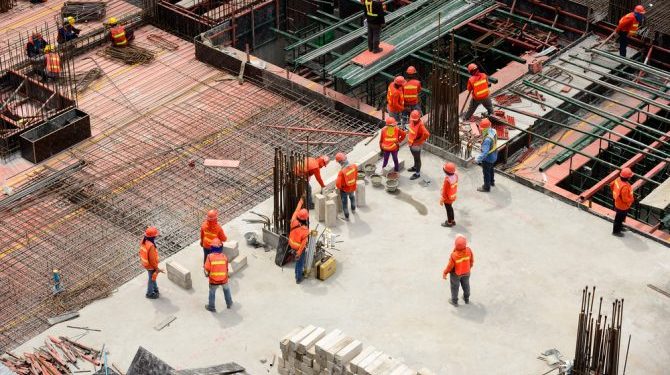 Bouwvakkers agile aan het scrummen - Eindresultaat kan huis, wolkenkrabber of molen zijn speld.nl/?p=79967