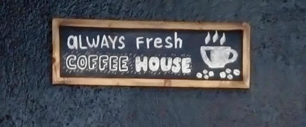 123writer's tweet photo. Coffee?? @Mariam_Kobras @MarinaSofia8 @Ilanaontheroad @LauraRueckert @neubauerin @StefanieGregg @Gaviera_susi @KirstenKonradi @sh_ewa @Claudia2008 #amwriting #coffeetweet #decaffeination https://t.co/RHO9os2Unq