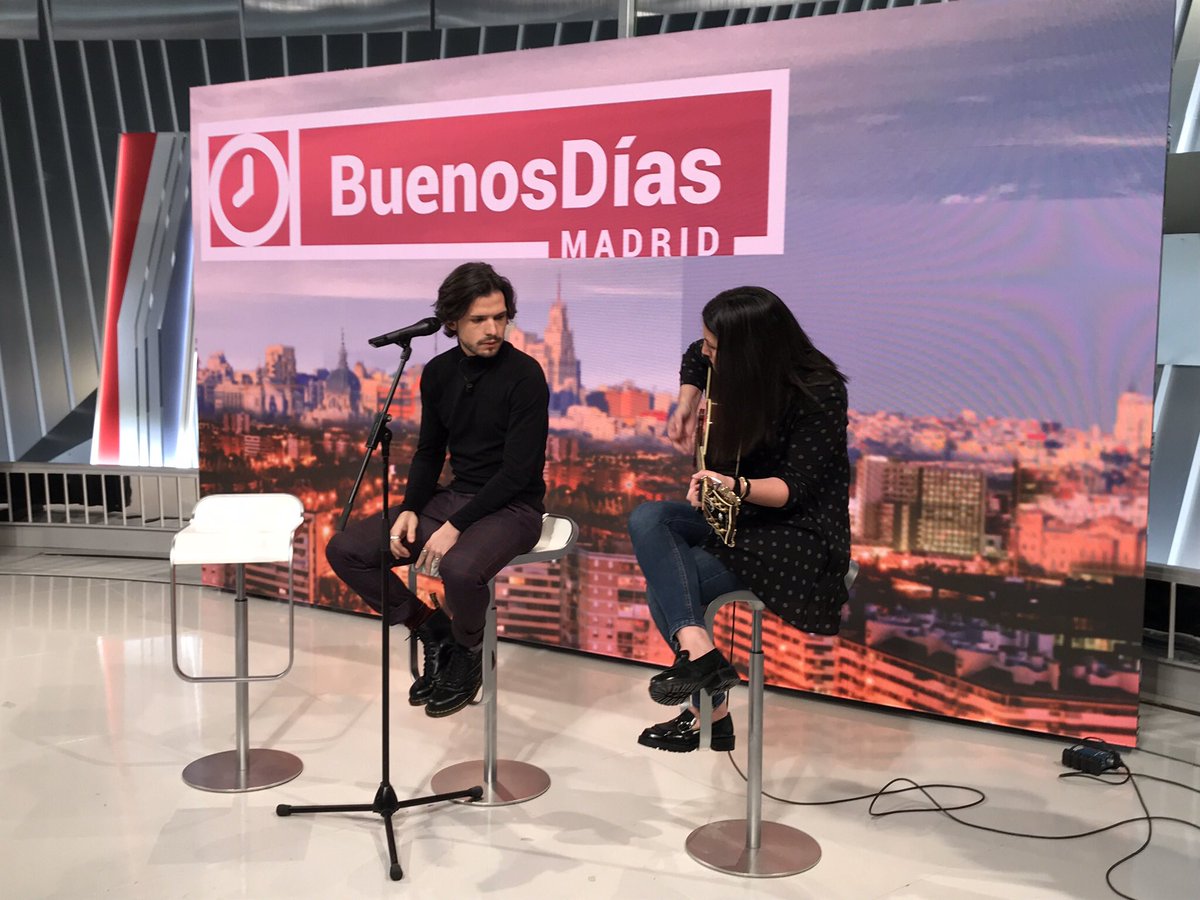 En unos minutos <a href="/FrediLeis/">Fredi Leis</a> estará en directo en <a href="/BuenosDiasTM/">Buenos Días Madrid</a> <a href="/telemadrid/">Telemadrid</a> hablando sobre #neon y cantando en directo !