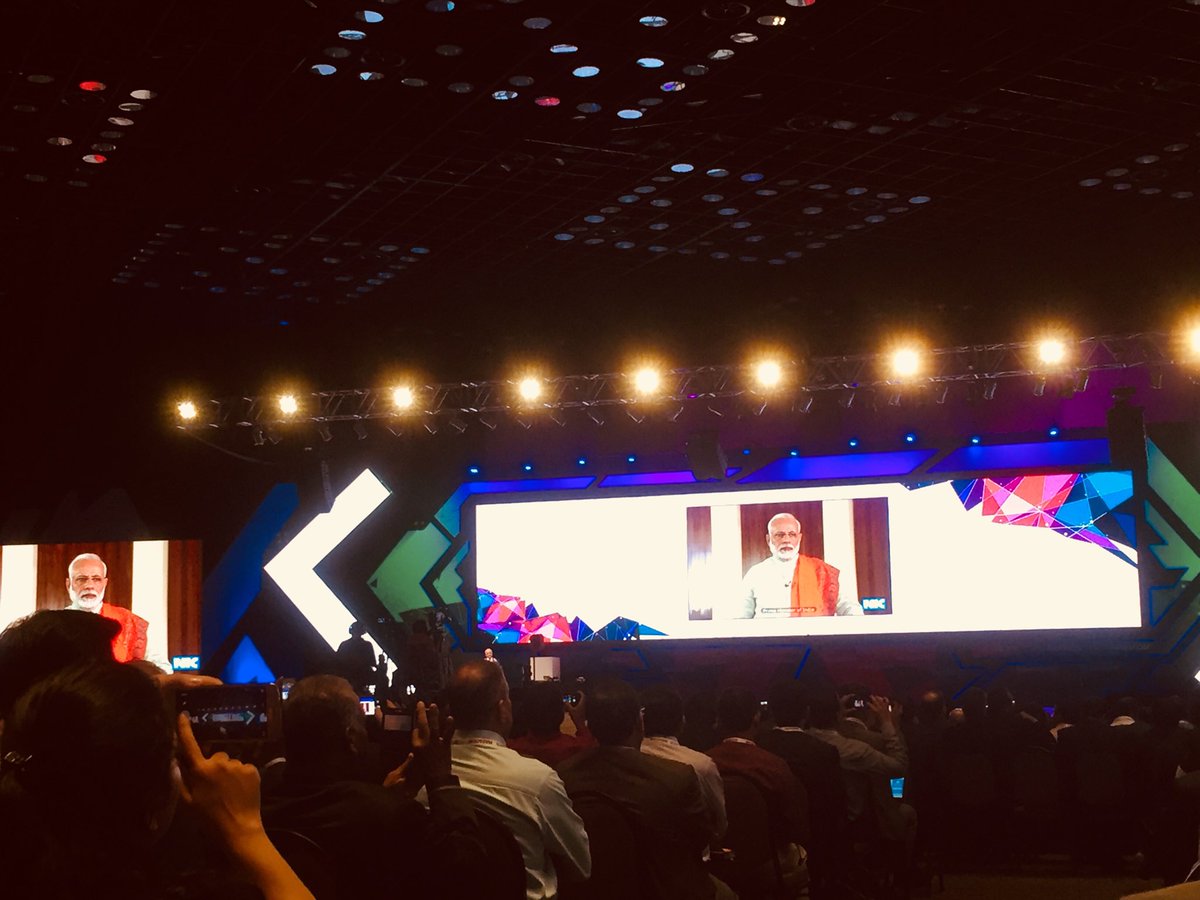 MalooNishant's tweet photo. @PMOIndia @narendramodi launching the skills platform @ inaugural of world congress on IT #NASSCOM_ILF #WCITIndia2018 #leadershipSummit https://t.co/w6xSW463SE