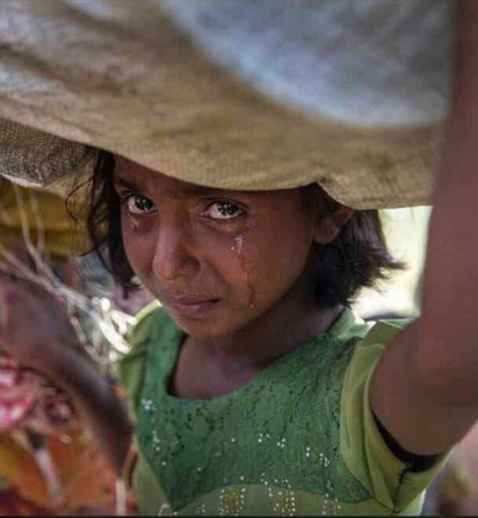 وإذا العيون تحدثت بِلغاتها
قالت مقالاً لم يقله خطيب
!

#كلنا_البارق #أطيب_الكلام #لمى_عمر