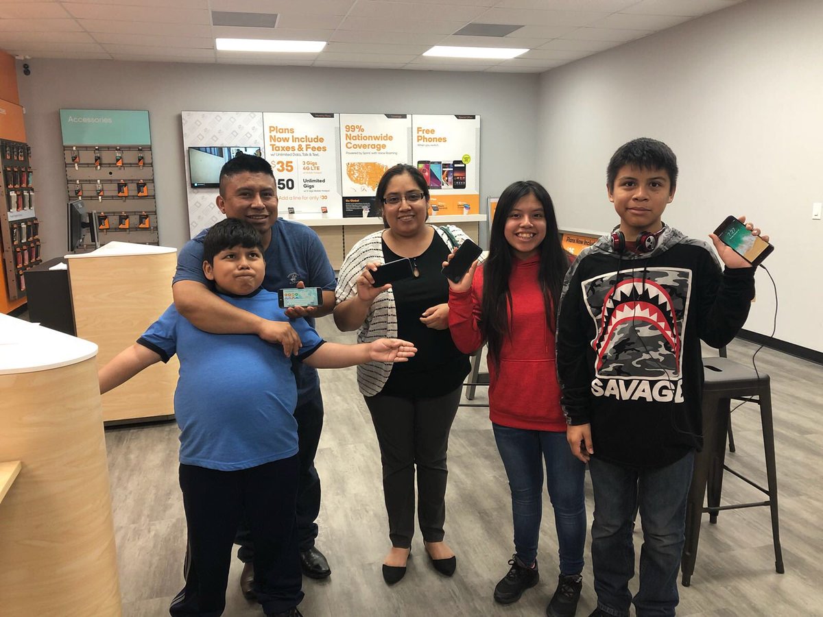 newsmartphones_'s tweet image. We had a great weekend @ New Smart Phones! The IPhone 6 deal is awesome and only Boost can provide such a great deal. Our customers left happy and satisfied with their new phones.

#boostnationevent
#houtax18