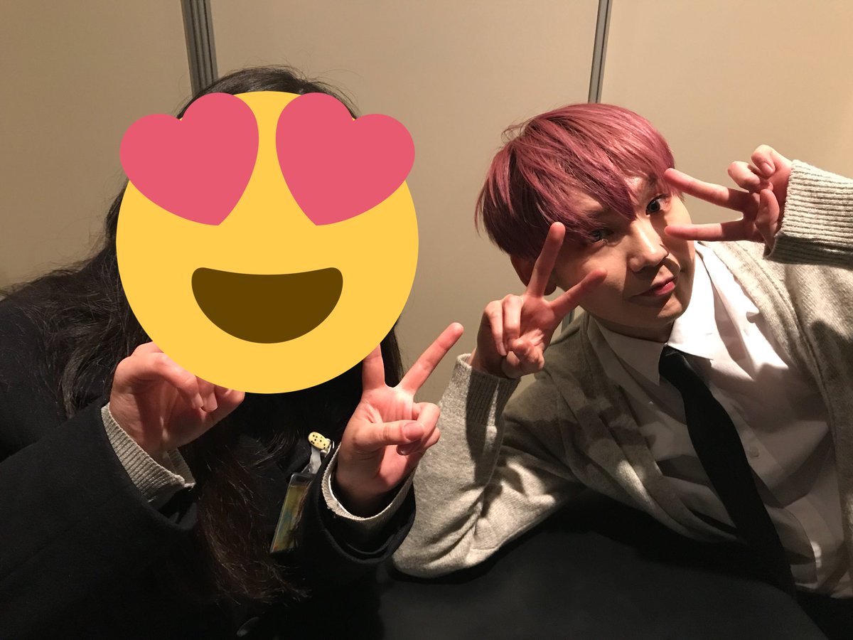 W77129572W's tweet photo. 2/15 JBJツーショット会レポ

こんな近くで見るドンハンは顔が整いすぎて直視が難しいレベル😇
ケンタは相変わらずの神対応すぎて涙が出そうだよね。さすが成功したヲタク！
#JBJ  #ケンタ #켄타  #ドンハン #동한 https://t.co/BGY4JoiPlE