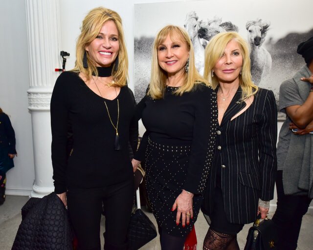 leesa_rowland's tweet photo. Supporting the #Southampton #Animal Shelter #Foundation! #charity #donate #RandomActsOfKindness #shelterdogs #shelterpets #AdoptDontShop #leesarowland #Rescue #NYC @leesarowland @ReginaKravitzCO @katlean https://t.co/QKEoHrMulU