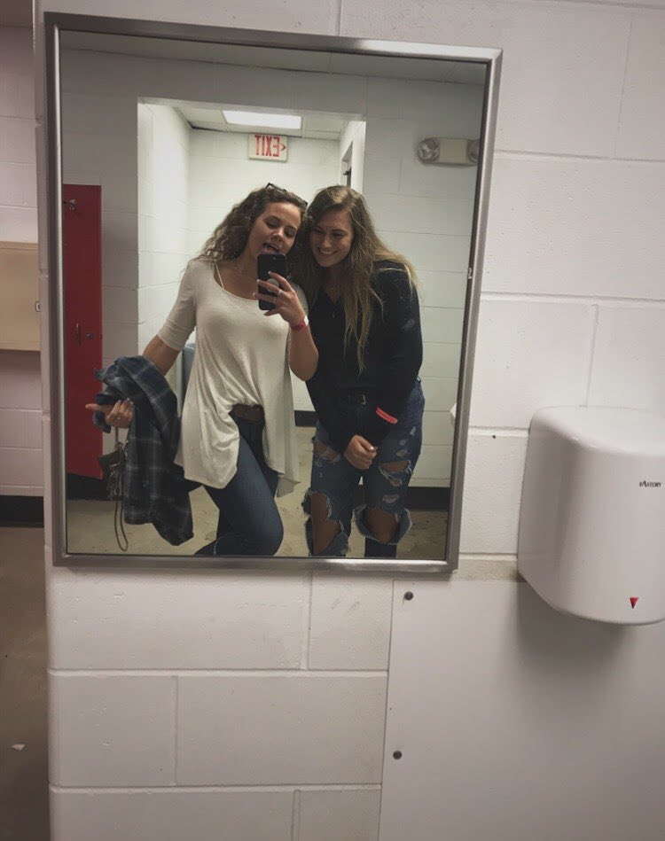 avomastic's tweet photo. Happy birthday to my favorite adventure partner, thanks for the years of fun in english class! Love you lots mo❣️ https://t.co/dQlCCeA2YR