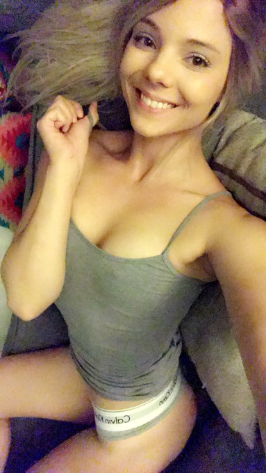 😜 https://t.co/yxCopb7BcW<a href="/tag/cincodemayo"class="tags"><span>#cincodemayo</span></a><a href="/tag/martesdeespejo"class="tags"><span>#martesdeespejo</span></a>