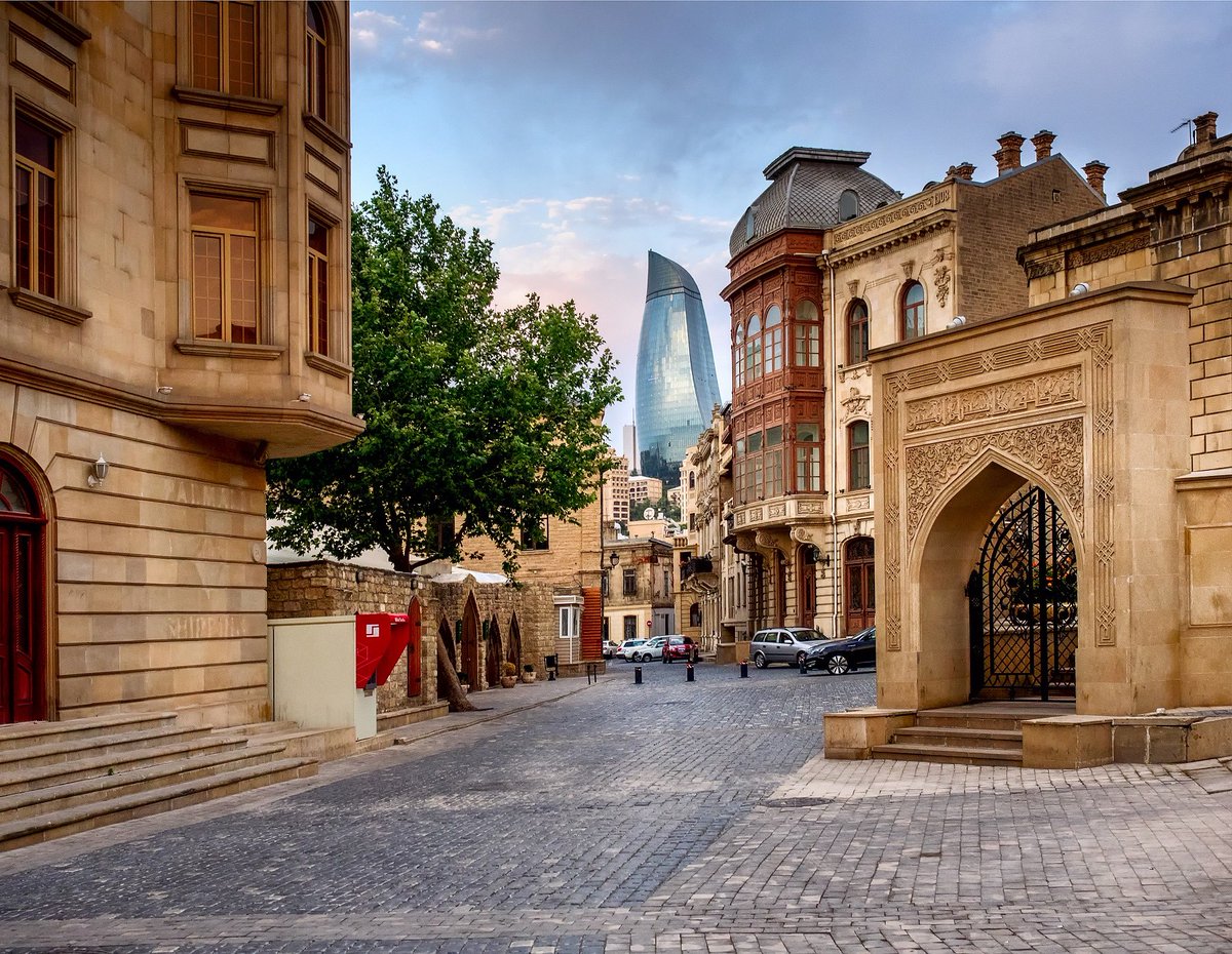 bakushopfest's tweet photo. 🇬🇧 Hello Baku! We wish you success in the new working week!
#goshoppingbaku #bsf2017 #bakushoppingfestival #bakushopfest #bakushopfest2017 #baku #azerbaijan #shopping #travel #fun #discounts #taxfree https://t.co/Pu1ut1nHO3