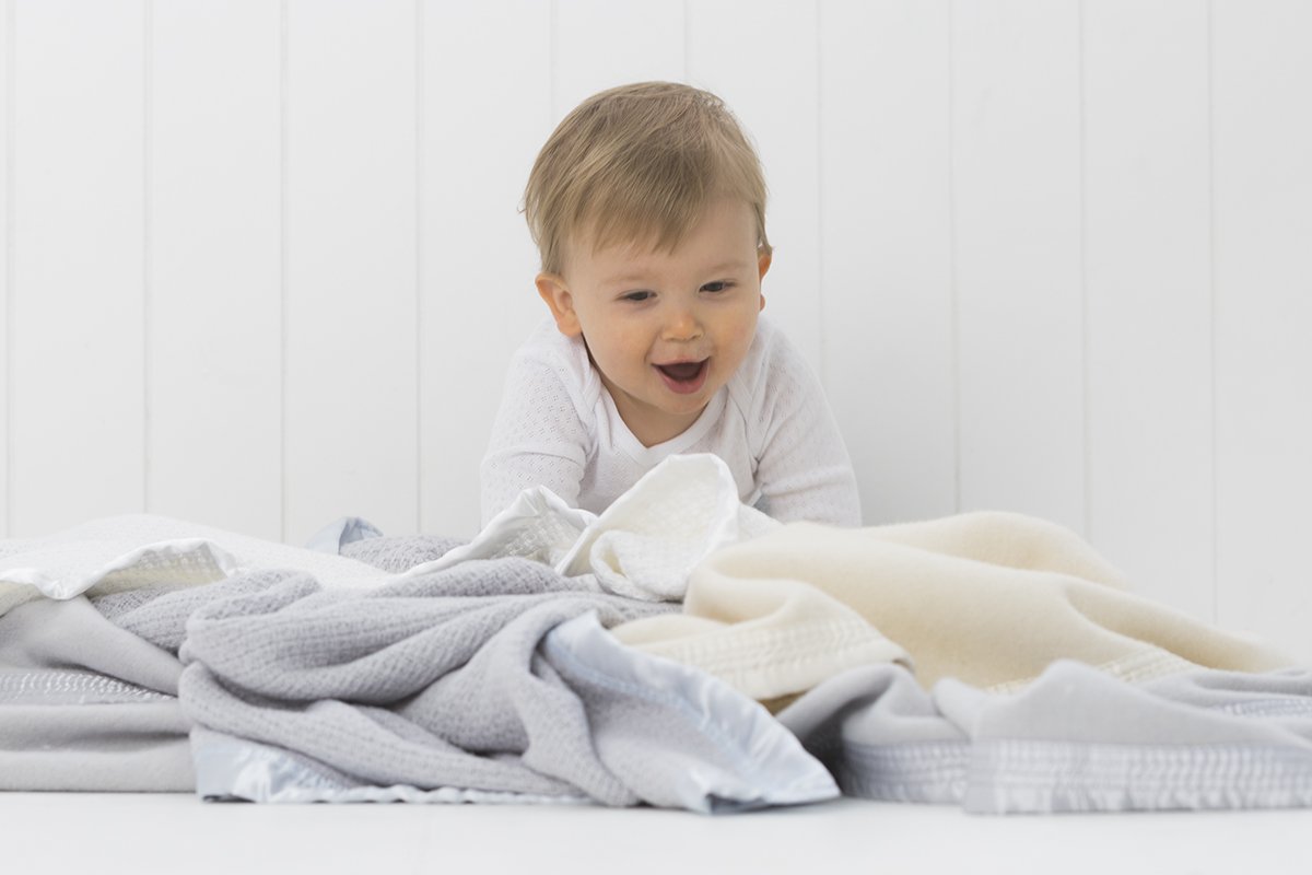 Get bubs into the softest Australian wool and cotton with an Onkaparinga baby blanket.  #natural #breathable #soft #Australianwool #Australiancotton #babyshower #babygiftidea ow.ly/eQYK30ipAE7