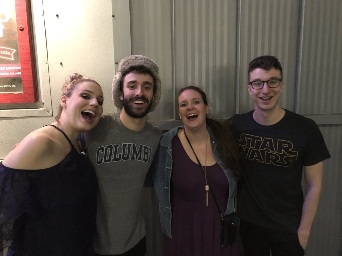 justglynnis's tweet photo. @JackAJRbrothers come have a drink across the street at Dirt Bar! First one's on me 😊you guys did absolutely amazing tonight!! https://t.co/SLoNc9wQs2