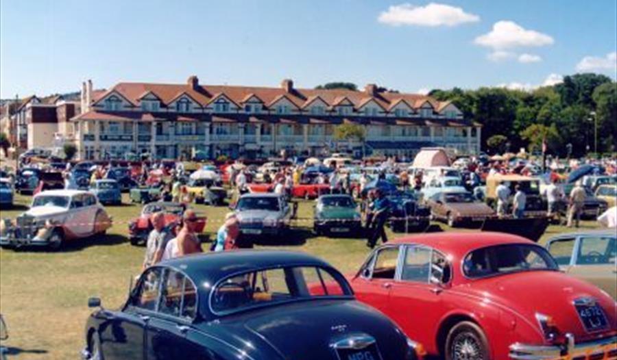 SeacroftDevon's tweet photo. We still got a few rooms available for the Classic Car Show 22nd June. Great offers on 2 nights stays or more. https://t.co/iZrUZshLKu
