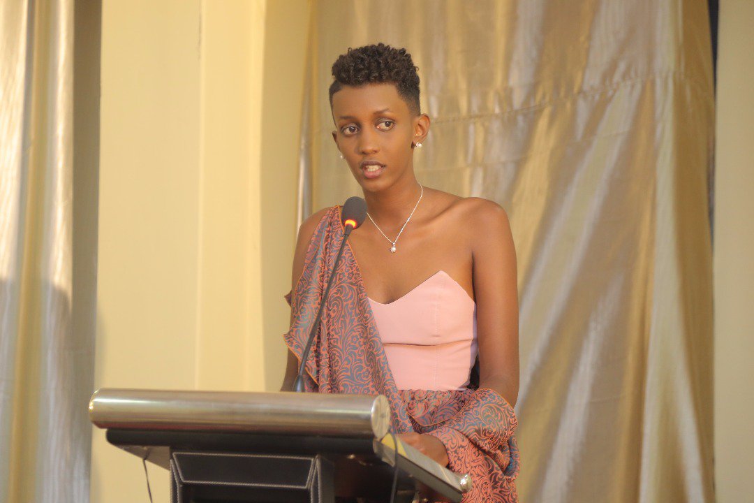 MissRwandaDotRW's tweet photo. Third runner-up in Miss Rwanda 2017 Queen Kalimpinya presenting her achievements during 'Igitaramo njya/mva rugamba'. #MissRwanda2018 https://t.co/pMtEhl1uGq