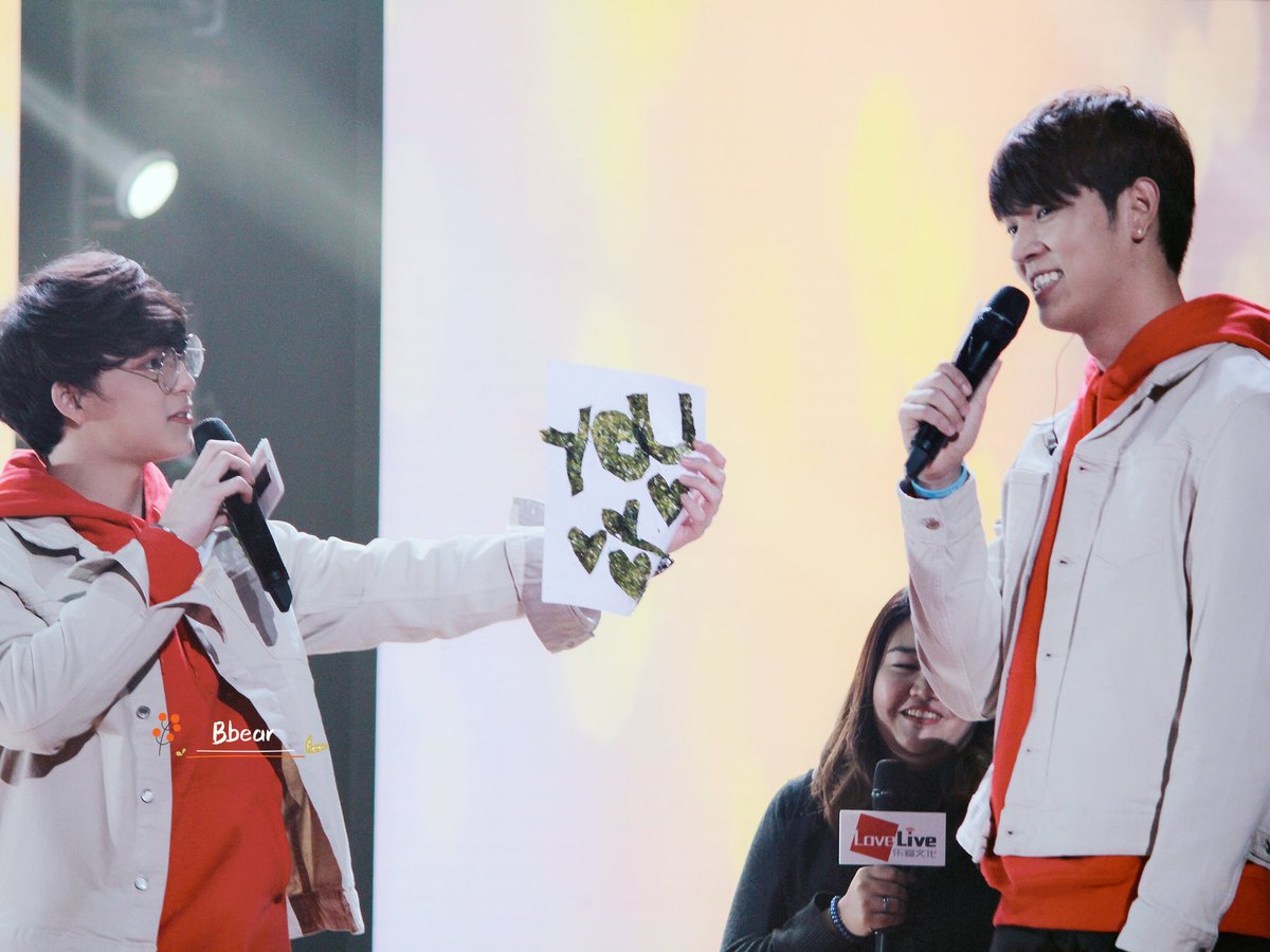 _neokong's tweet photo. Day29_ The scene you expect meet in SS2

In fact, all the scenes are expected, but P'Pha is expected to introduce his friends to Wayo as his boyfriend.

#ก็อตบาส 
#godbas 
#recommendgodbasin30days https://t.co/fePD76tV6c