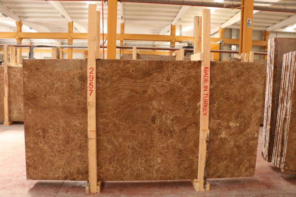 GULMERMARBLE's tweet photo. DARK EMPARADOR ⚠️ we can supply big blocks and polished slabs 👌

#darkemparador #turkıshmarble #marbledesign #naturalstone #turkıshstone #egyptmarble #asiamarble #marbleexport #marbleslab #marbleblock #polishedslab #stoneworld #dubai #qatar https://t.co/3erPVJVk1z