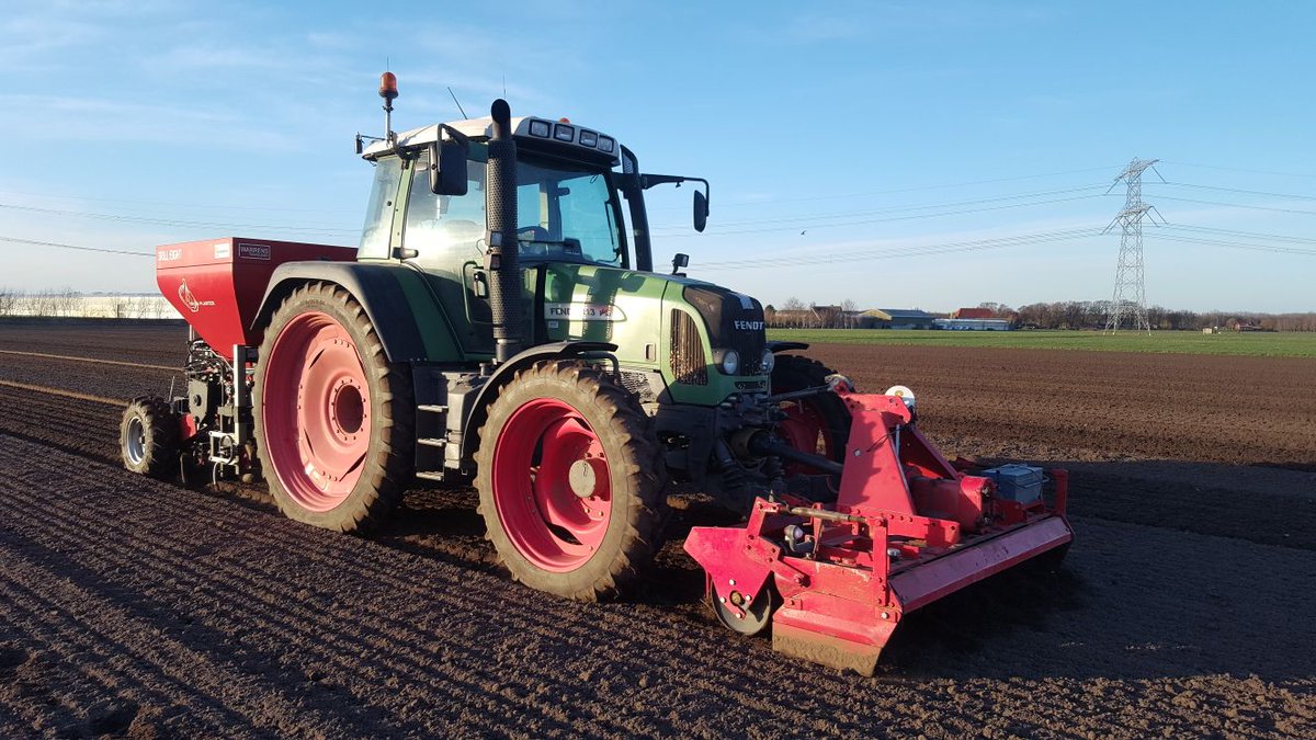 PPA_GROUP's tweet image. Afgelopen week mooi plantweer! Er werden op diverse plekken uitjes geplant. #seizoen2018 #plantuitjes #TOPuitgangsmateriaal