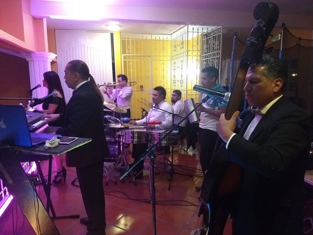 JCAMACHITO's tweet photo. Gozando el plácer musical. https://t.co/cnFQDfzhDq