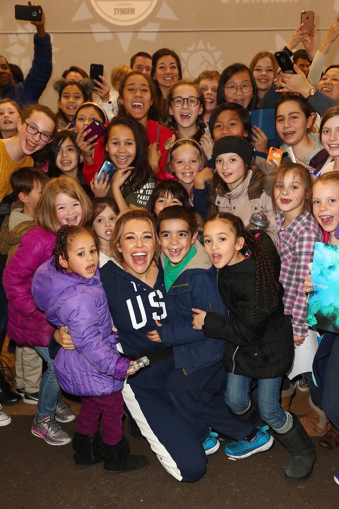 PlattenumsCIS's tweet photo. February 19: @RachelPlatten at the Team USA WinterFest Presented by Hershey's  in Seoul, South Korea. https://t.co/oroVaTNdFi