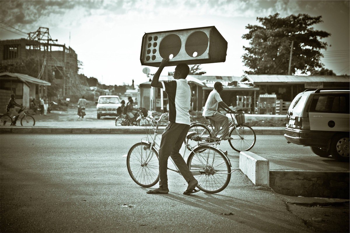 Soundidentity's tweet image. People can take away everything else, but no one can take my music
💥💥💥💥💥
#Soundidentity #musicmatters
.
.
.
#music #musicphotography #speakers #musiclovers #soundbranding  #sounddesigner #blackandwhitephotography #musicmaker #musicislife #picoftheday #musicinspiration