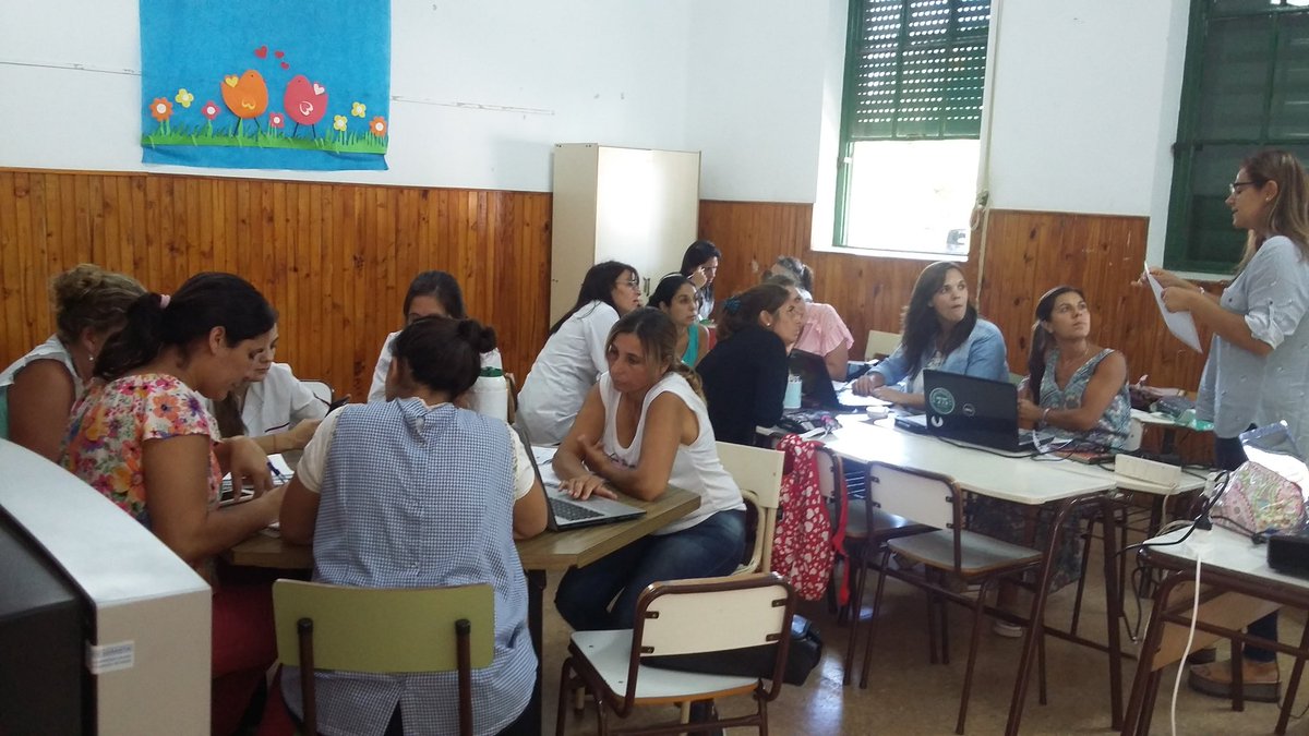 CiiePellegrini's tweet photo. Trab grupal: análisis de situaciones de lectura convencional y no convencional. Pract. Del Leng. NIVEL PRIM. @CiiePellegrini @equipocoordciie @Ropy83 @BaheDfc https://t.co/gsubckzMiC
