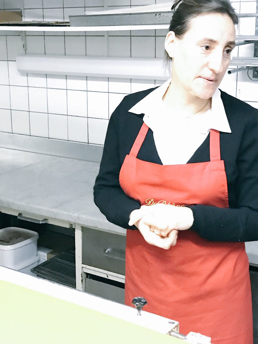 SwissTravels's tweet photo. 巧克力品尝 日内瓦 (Geneva) - 奖 (Gault Millau)
Du Rhône Chocolatier
Tasting Chocolate - Gault Millau Prized https://t.co/y8P9n8FSII