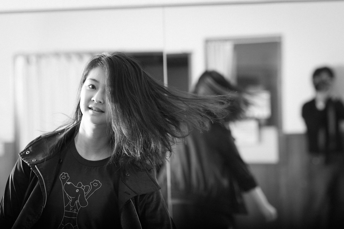 numaccini1's tweet photo. “Don’t stop believin’” 番外編
Model:磨白おこ
@masiro_camellia
@wa_ogw_aw
鏡だらけの部屋で意図せず自分が入っちゃったんですが、意図して入れても良かったのかも。ドキュメンタリーとして。
写真展に刺激され
#LAYRED
#blackandwhitephotography
#sigma #sdQuattro #85mm
#jazzdance https://t.co/lNhxhLhcxO