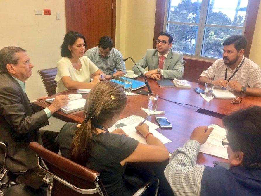 Riesgos_Ec's tweet photo. #Guayas | En la @GoberdelGuayas mantenemos reunión interinstitucional donde se socializan acciones realizadas ante temporal invernal en el sector de Monte Sinaí, en #Guayaquil https://t.co/Zl5fGjVwMI