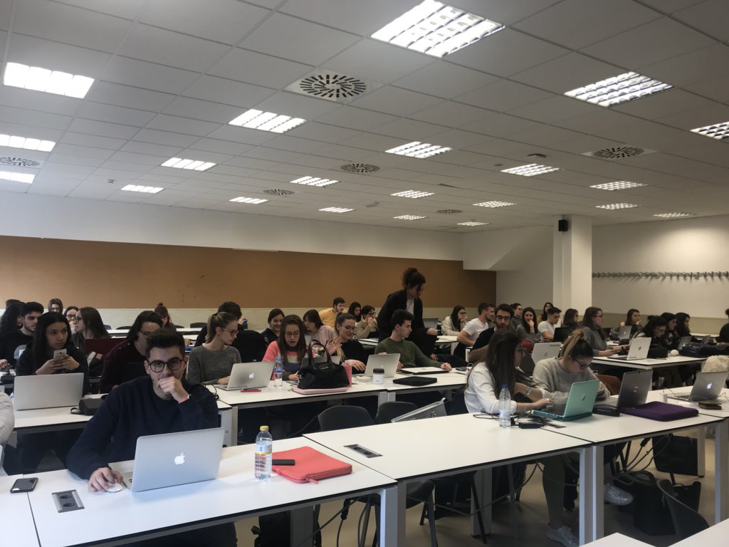 MKDigitalURJC's tweet photo. Comenzamos la semana con fuerza, en Fuenlabrada estan más que listos 💪🏼💻 #MarketingDigitalURJC https://t.co/wDemJiB9VK