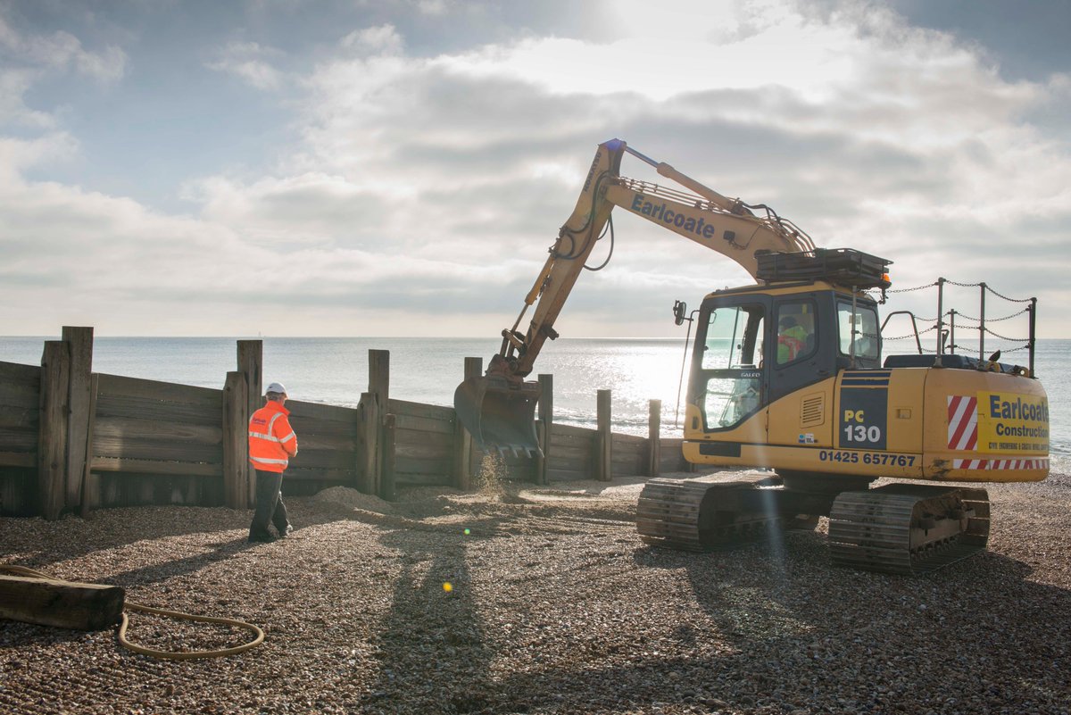 earlcoate's tweet photo. The boys are well under way with the works on the groynes at South Hayling, looks like they're enjoying a bit of sun as well! https://t.co/hZkh3PQfPH