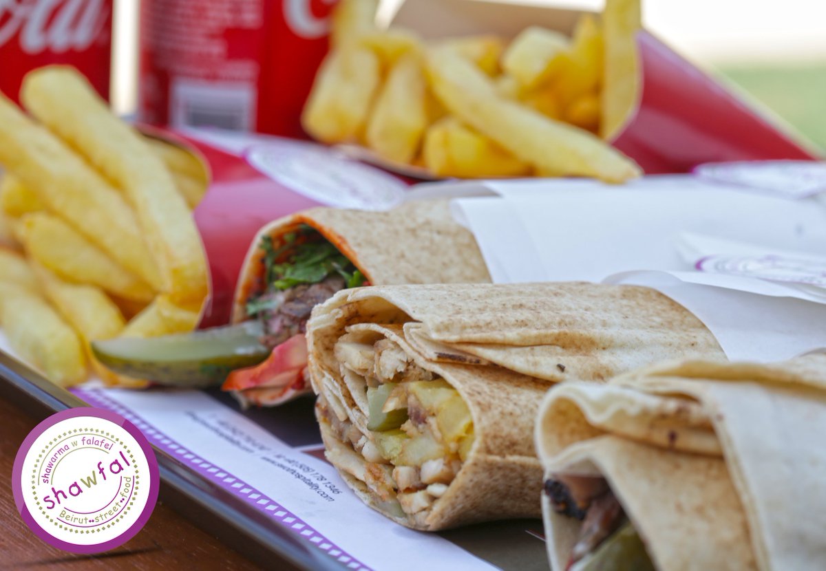 Nefis! Tavuk mu yoksa Et #Shawarma mı? 🌯
-
Delectable!!! #Shawarma, Chicken or Meat?🌯🌯