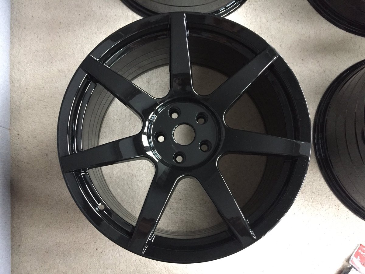 spoonergaming's tweet photo. Air mailed straight from the USA, my gorgeous new @Project6GR wheels from @N4SMotorsports 🇺🇸🇬🇧 #project6gr #NFSM https://t.co/igXvyeKgEN