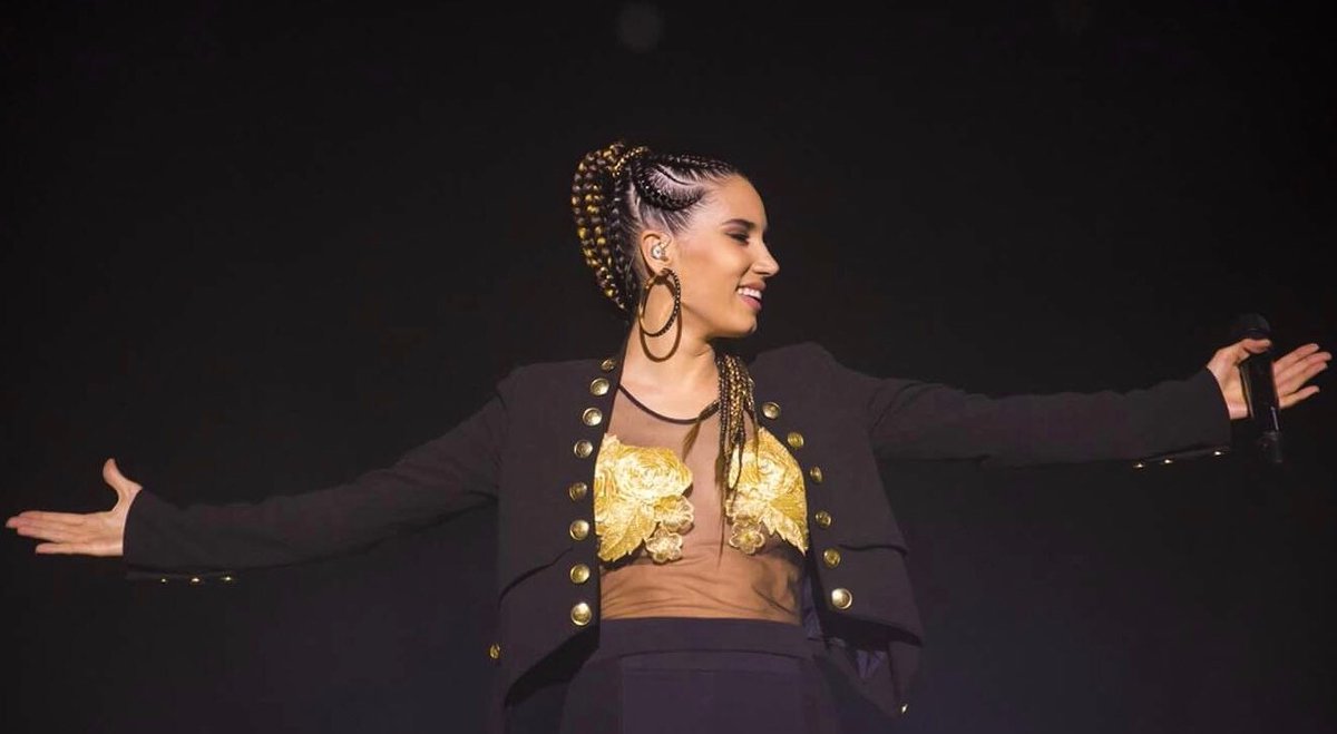IndiaMartinez's tweet photo. Gracias a toda la gente que ha formado parte de este sueño hecho realidad llamado #TourSecreto 
A Barcelona por este increíble cierre en España a lo grande!! Espero veros pronto y que nuestra complicidad y cariño sean eternos!!! Gracias familia!!! Mi gran tribu!! Os quiero!! https://t.co/wsrRUeno9K