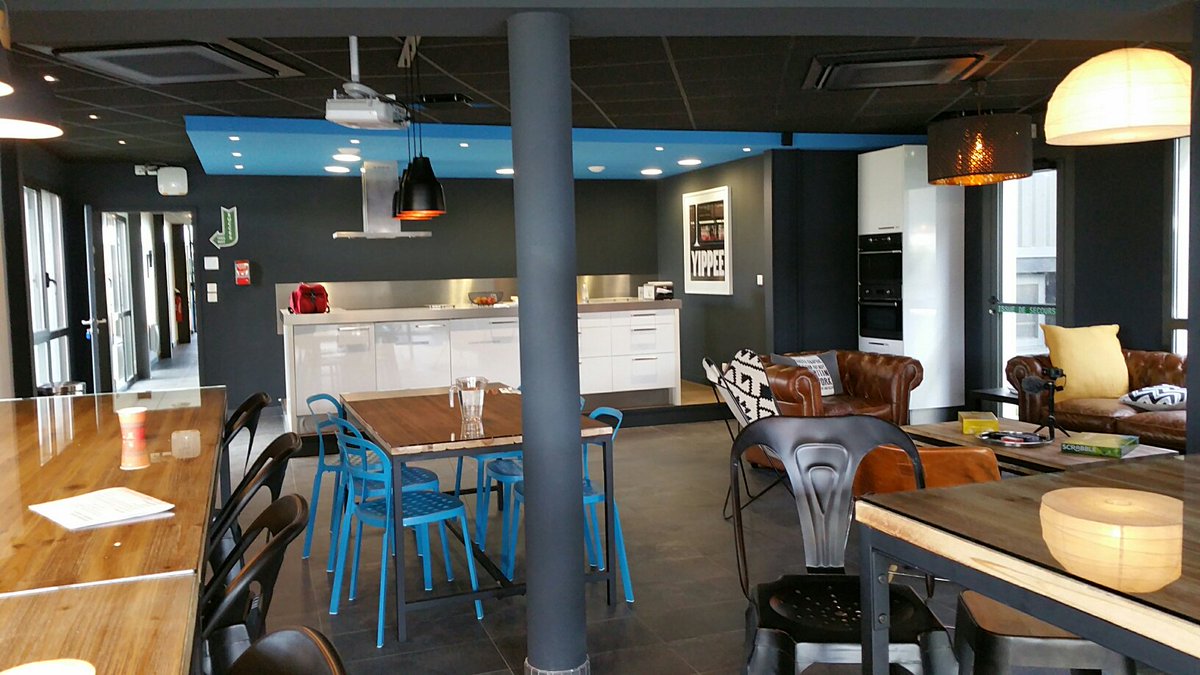 Geryoutubeur's tweet photo. Ce lundi je vous emmène bosser chez #PalamaticProcess au coeur de @metropolerennes en @regionbretagne :merci à toute l'équipe (spécialement Paul) pour cette expérience d'#emploi partagée avec accueil🔝bienveillant😀Bientôt d'autres visites en vidéos #JVBCV https://t.co/nzzh3nqgjp https://t.co/8l8o5uyvJj