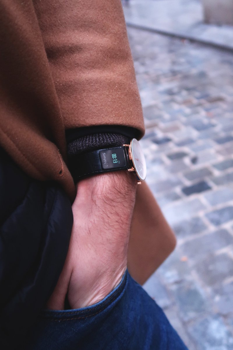 CTBand_Rifft's tweet photo. Chic et high-tech, #SimpliCT complète votre look ! #SmartWatch #Rifft https://t.co/byn6sy9YW1