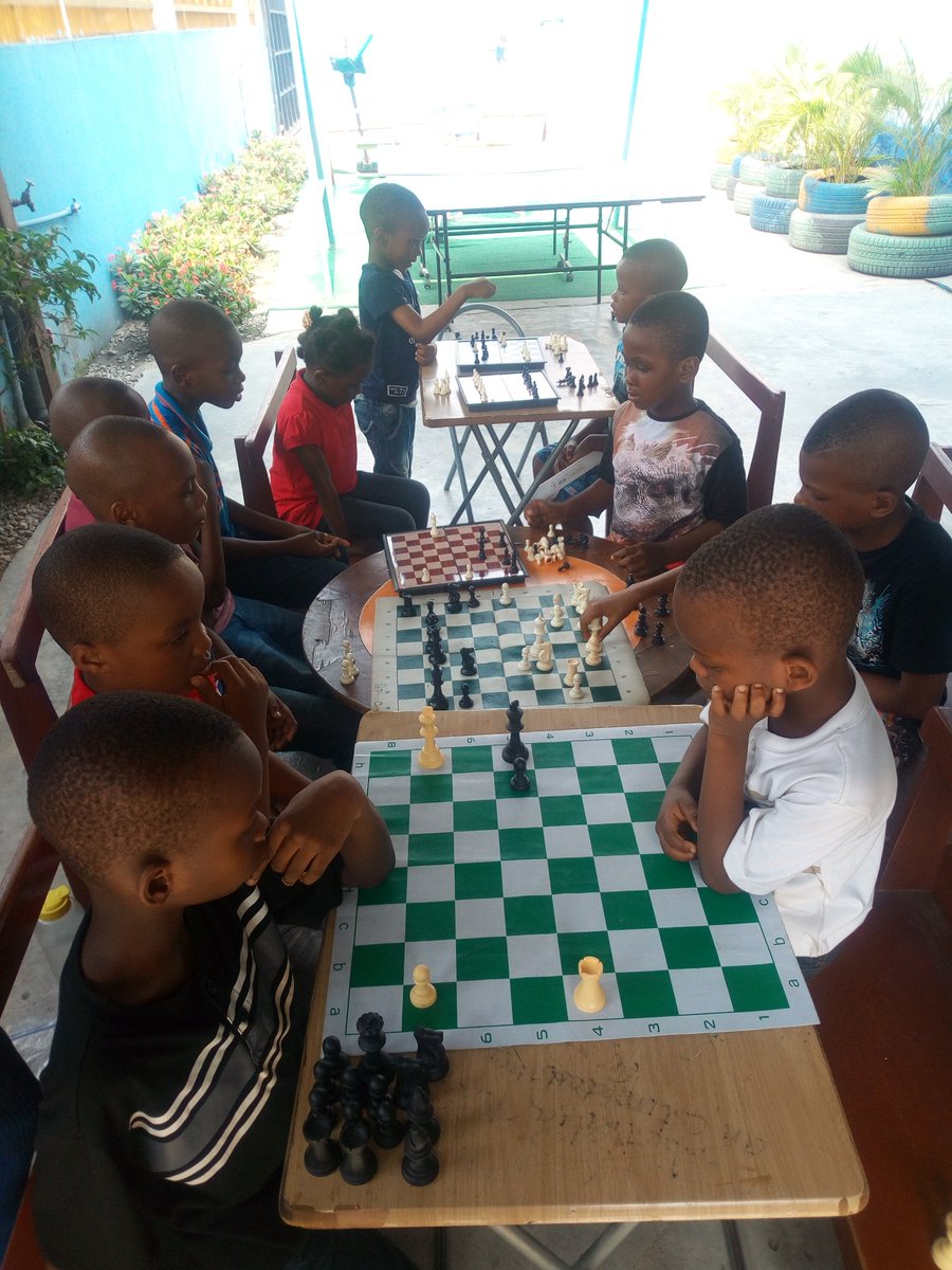Peterovskii's tweet photo. Hi Guys.

I am a Chess Coach.
I train adults/children how to play chess.
I can teach at home and in Schools.
I can teach you via Online Chess programmes.
Most of my students are now Tournament Champions .

This is my Hustle , Please RT, my Clients are on your TL https://t.co/Wwve10yfRk
