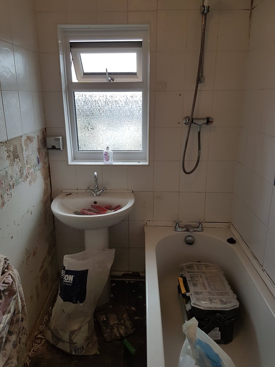 ADTPropDev1's tweet image. 1st day of new bathroom re-fit