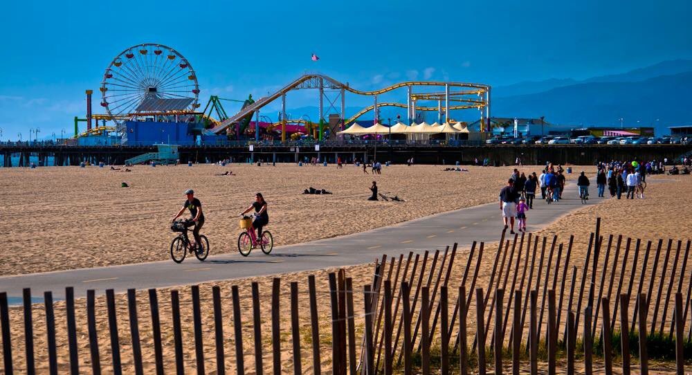 TheConciergeMag's tweet photo. @TheLondonWeHo Concierge Sarah Dandashy created a wonderfully inspiring "Top10 picks of #LA", so for the next 10 days we will show you each hand-picked choice!
Pick Number 10 - Take a stroll on the iconic Santa Monica Pier 🎡 🎢
#Top10Picks #LondonWeHo #LosAngeles https://t.co/J7tLKFbok5