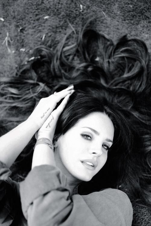 ;; — Wʜᴇɴ ʜᴇ ᴄᴀʟʟs
Hᴇ ᴄᴀʟʟs ғᴏʀ ᴍᴇ﹐ ɴᴏᴛ ғᴏʀ ʏᴏᴜ...

#SᴇᴅᴜᴄᴛɪᴠᴇSᴜɴᴅᴀʏ