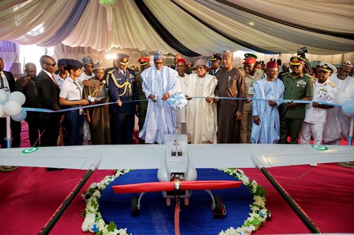  نيجيريا تكشف النقاب عن طائرتها الجديدة بدون طيار " Tsaigumi تسيغومي" المصنعة محلياً DWZDo5zWAAAuE-a