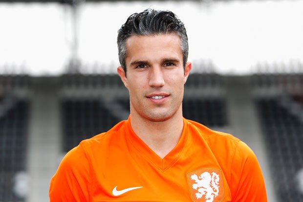 Nuldettig's tweet photo. Ik vind dat we op iedere eerste dag van een nieuwe maand, van 12:00 tot 12:01 alles moeten neerleggen waarmee we bezig zijn, en moeten gaan klappen voor van Persie. #RVPISBACK #GOAT https://t.co/pHcXW2O9Ec