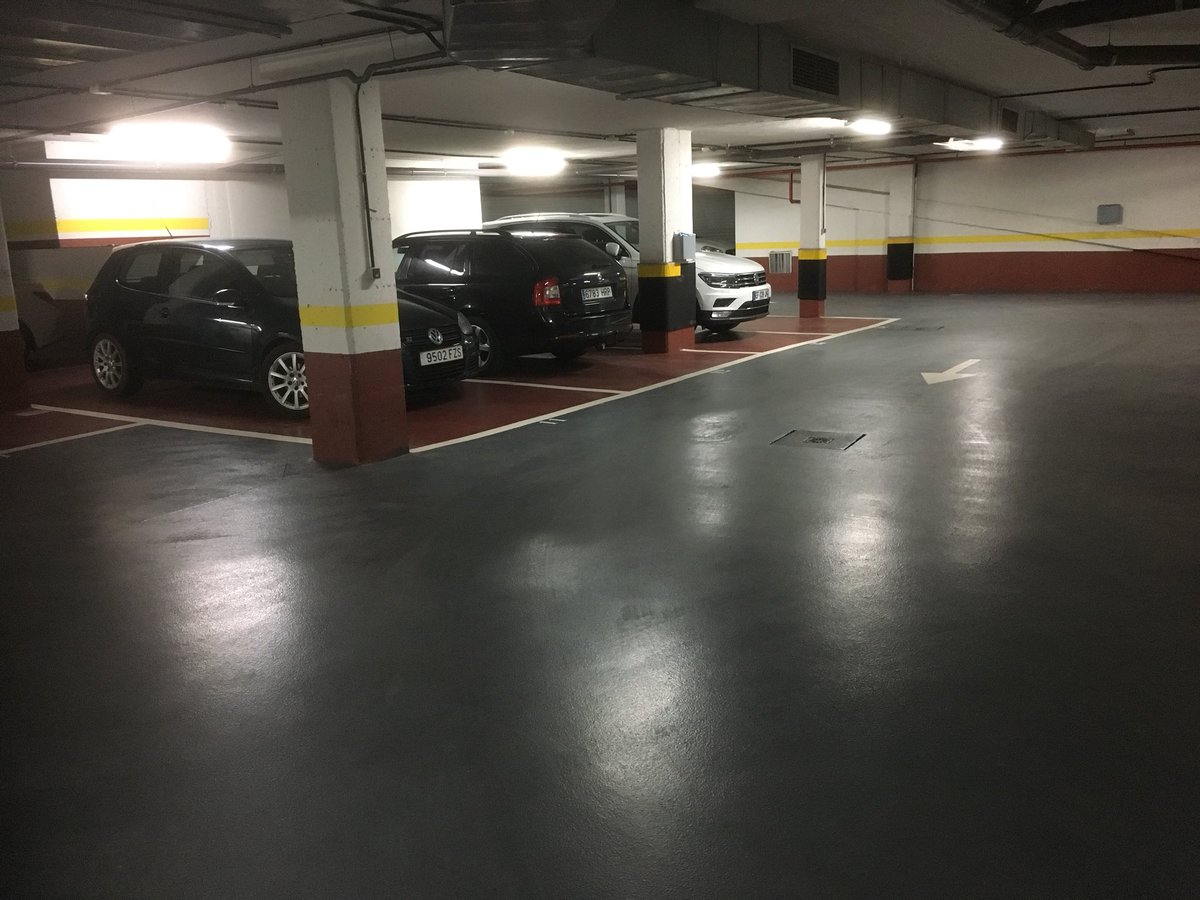 ClementBarajasH's tweet photo. Reserva parking cubierto larga estancia. Traslado gratuito hotel-aeropuerto. A 2km de T4-T1 /42euros 7dias / 60euros-20dias https://t.co/Q7fTQtG4WH