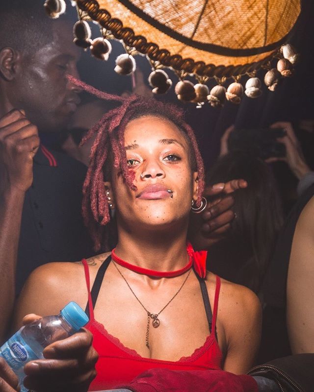 IgoretSam's tweet photo. The eyes of the tiger 🐅 @marvellousisland #festival #musiclover #techno #lenses #girl #bassmusic #marvellousisland #lampshade #floorlamp #light #flash #portrait #picoftheday #photoproject #photography #team #canon6d #ef24105 #remote #red #dreadlocks … https://t.co/83CrcP88pQ https://t.co/1S9d5ROG8I