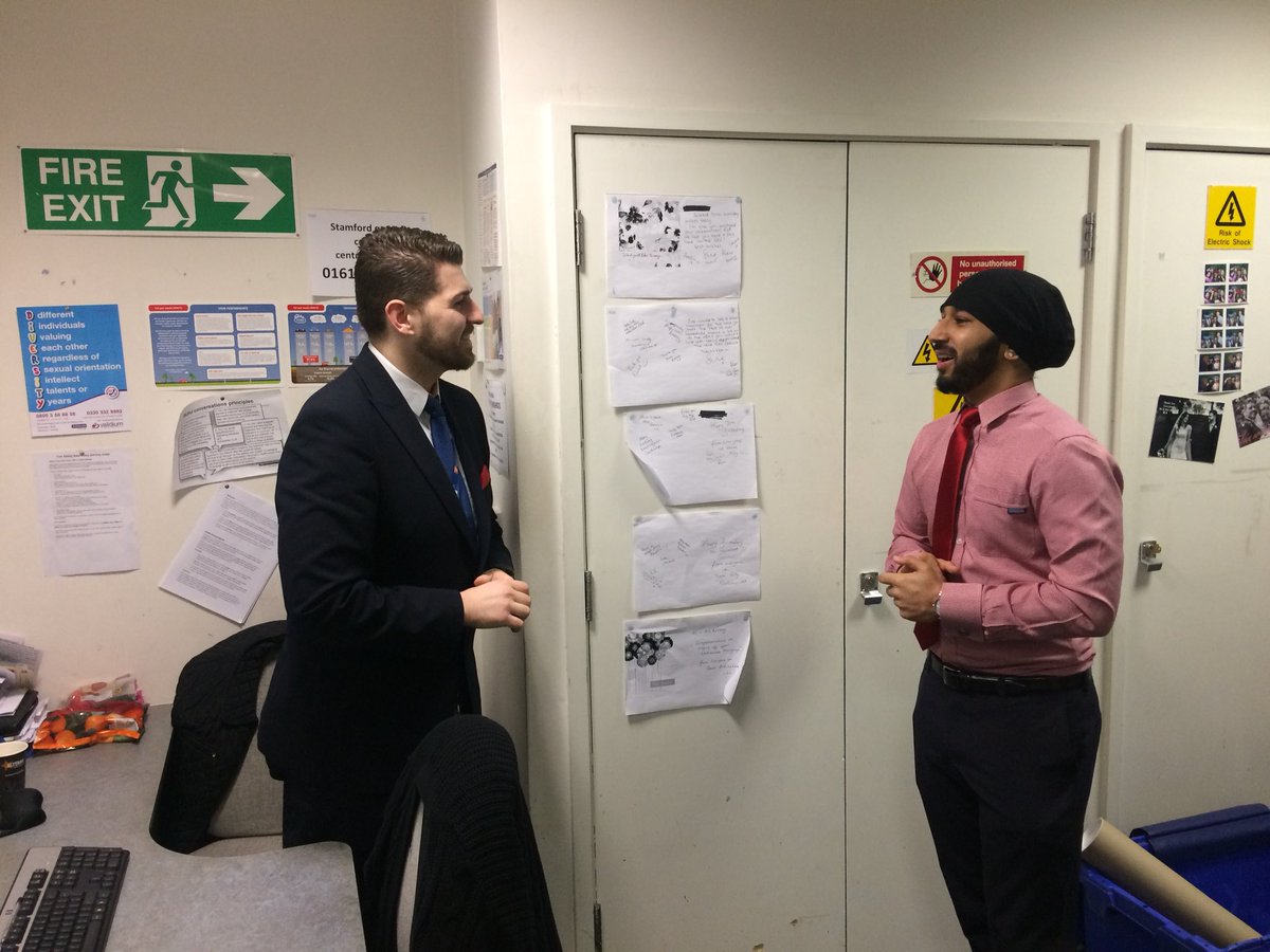 MariaMazraz's tweet photo. Great #LetsTalkMobile energiser with Team Altrincham this morning #DrillForSkill excited about #DiscoverMobile 🌟❤️@alexchoules88 @jonpotts85 https://t.co/Jv1XNMG1XQ