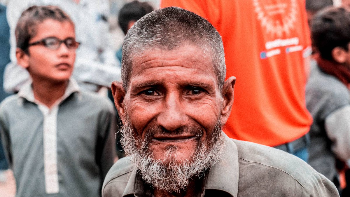 TheDatesProject's tweet photo. Pakistan is facing two huge problems: a food crisis and a lack of eyecare for its citizens...
https://t.co/pbm549nMDc
Please Read and Share
#SKTWelfare #Charity #thedateproject #dates #Ramadan #Syria #volunteers #dates4pakistan #eyecare #Pakistan #food parcels #Medjool https://t.co/Z0L9aYIfZn